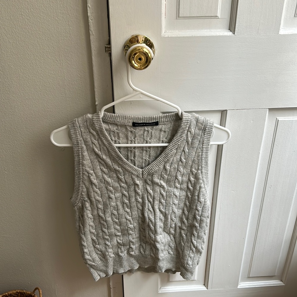 Brandy Melville sweater vest
